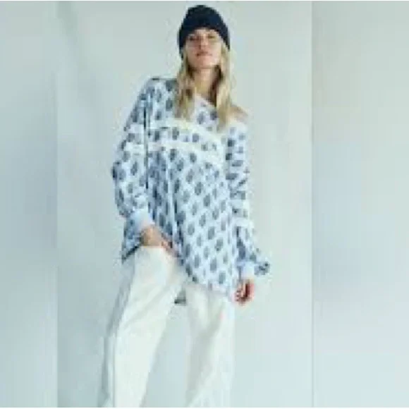 Free People Movement “Post Up Logo Layer” Size Medium Oversized Pullover Sporty - Picture 2 of 11